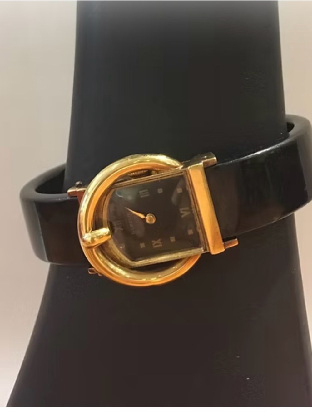 Gubellin watch 18 k yellow gold & black Bakelite